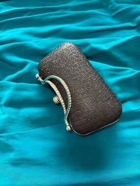 Elegant Black Glitter Evening Clutch with Crystal Handle
